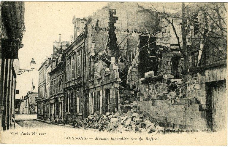 Soissons - Maison incendiée rue du Beffroi