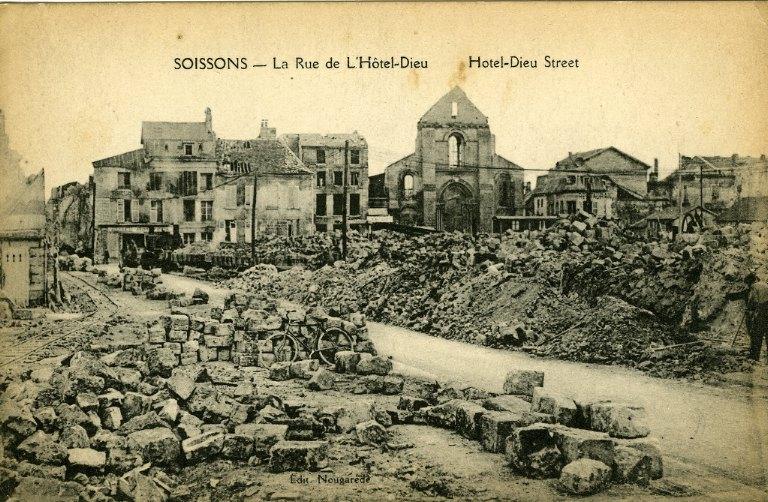 Soissons - La Rue de l'Hôtel-Dieu