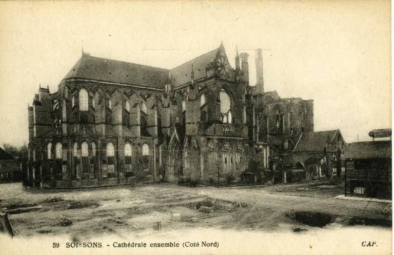 Soissons - Cathédrale ensemble (Côté Nord)