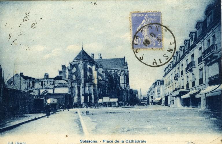 Soissons - Place de la Cathédrale