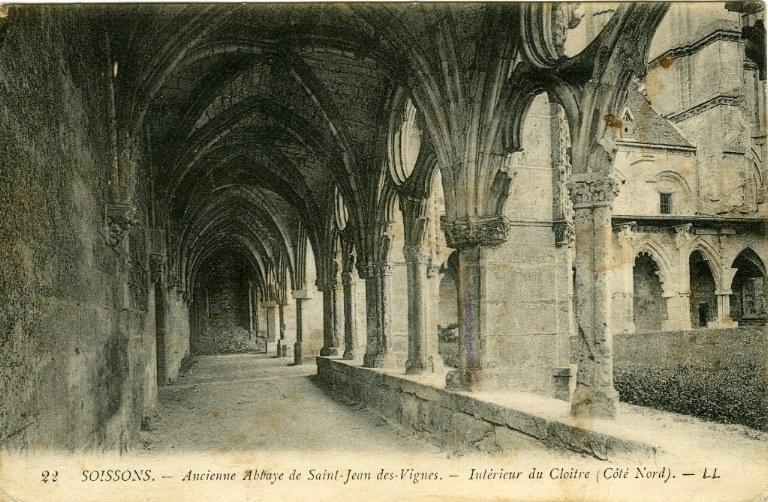 Soissons - Ancienne abbaye Saint-Jean-des-Vignes - Intérieur du Cloître (Côté Nord)