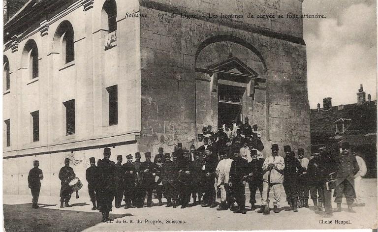Soissons - 67e de Ligne. Les hommes de corvée se font attendre