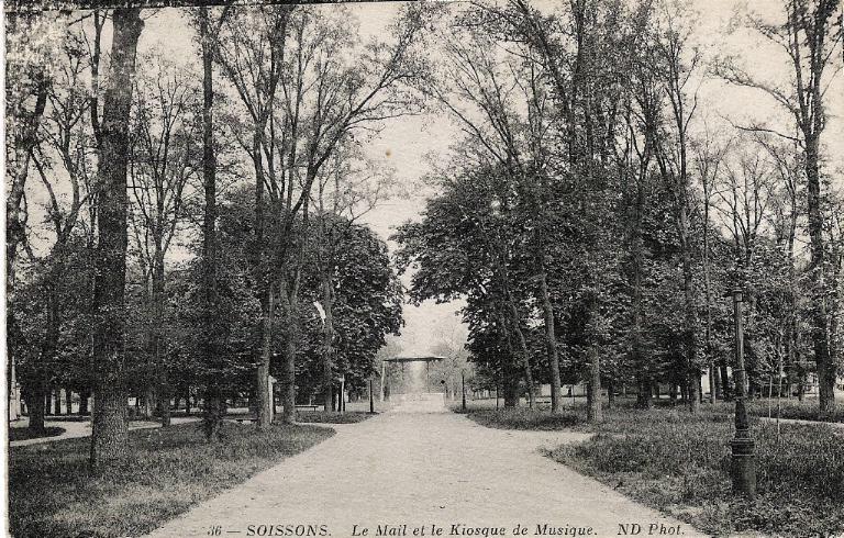 Soissons - Le Mail et le Kiosque de Musique