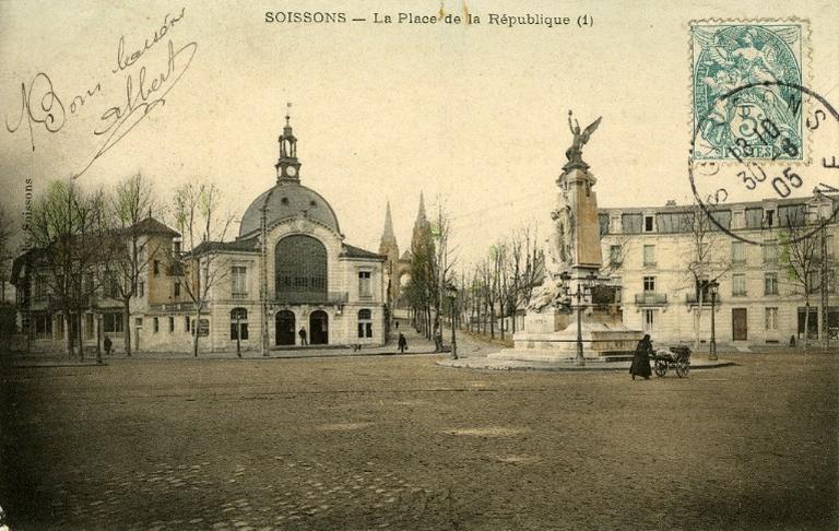 Soissons - La place de la République (1)