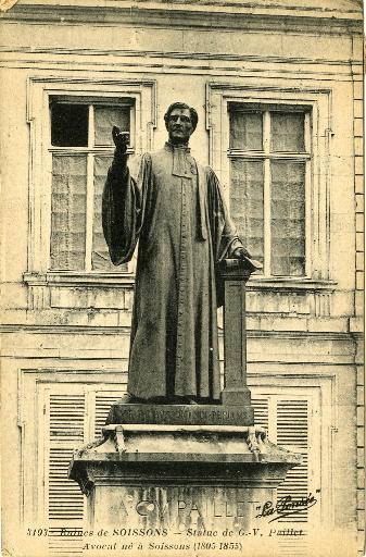 Ruines de Soissons - Statue de G. V. Paillet - Avocat né à Soissons (1805-1855)