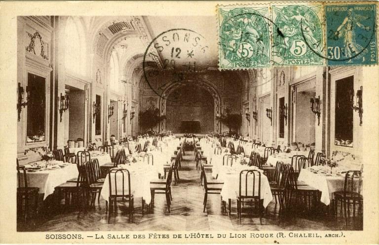 Soissons - La Salle des Fêtes de l'Hôtel du Lion Rouge (R. CHALEIL, architecte)
