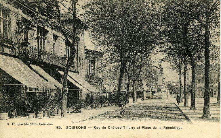 Soissons - Rue de Château-Thierry et Place de la République