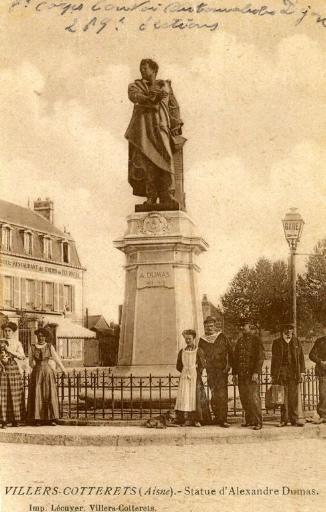 VILLERS-COTTERÊTS (Aisne) - Statue d'Alexandre Dumas