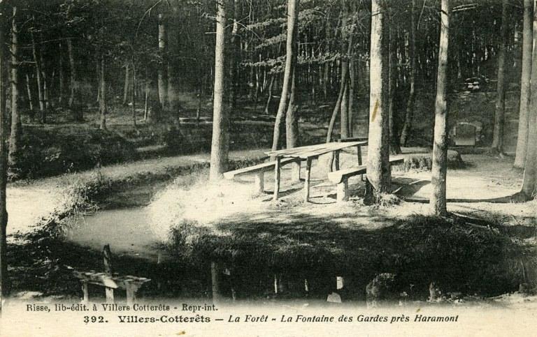 392. Villers-Cotterêts - La Forêt - La Fontaine des Gardes près Haramont