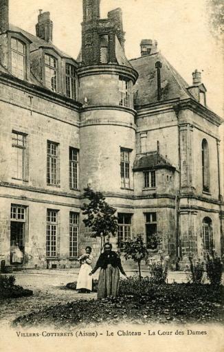 VILLERS-COTTERÊTS (Aisne) - Le Château - La cour des Dames