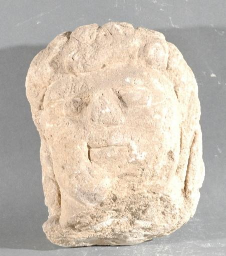 Ex-voto du temple de la forêt d'Halatte, tête de femme