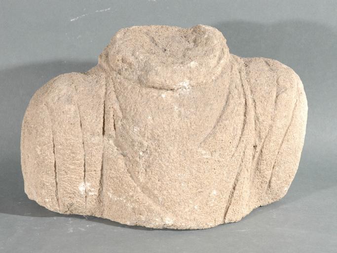 Ex-voto du temple de la forêt d'Halatte, torse d'homme