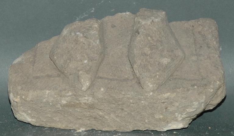 Ex-voto du temple de la forêt d'Halatte, pieds chaussés