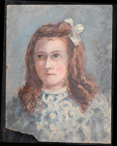 Portrait d'une jeune fille au noeud blanc dans les cheveux
