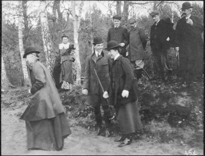 Photographie extraite d'un album de 56 photographies : équipages Chantilly et Par Monts et Vallons