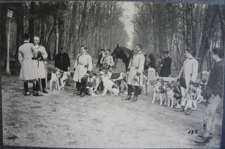 Equipage du prince Murat, rallye Chambly. Veneurs et chiens