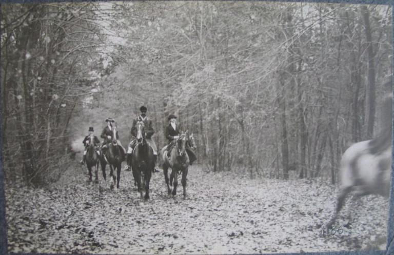 Veneurs en forêt