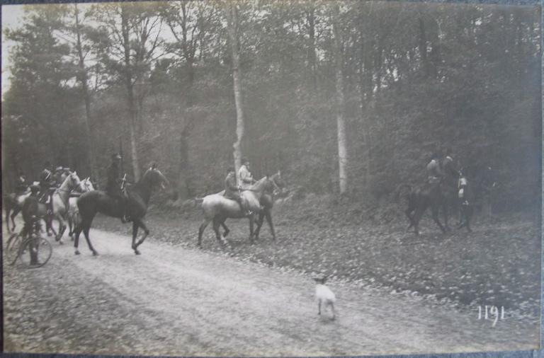 Veneurs en forêt