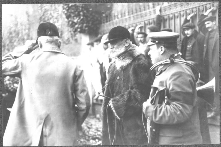 Photographie extraite d'un album de 32 photographies : équipage du duc de Chartres, Chantilly. Duc de Chartres