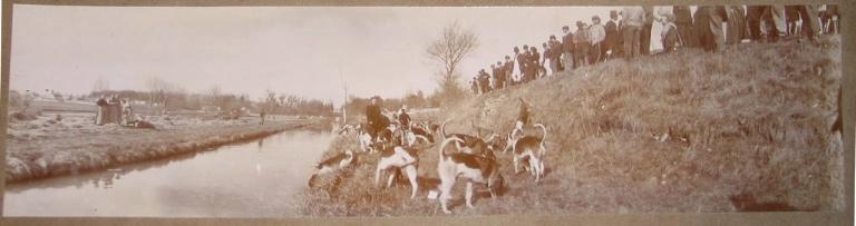 Photographie d'un album de 26 photographies. Equipage de Chantilly.