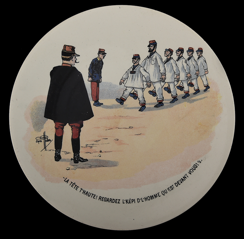 La tête t'haute ! Regardez l'képi d'l'homme qu'est devant vous !