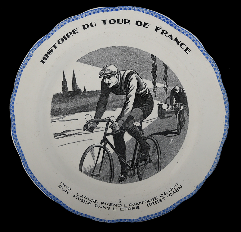Histoire du tour de France. 5. 1910. Lapize prend l'avantage de nuit sur Faber dans l'étape Brest Caen.