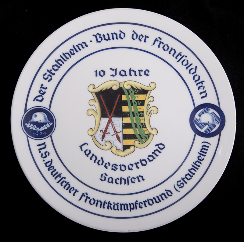 Der stahlhelm - bund der frontsoldaten n.s. Deutscher frontkampferbund (stalhelm) 10 jahre landesverband sachsen. (Le casque d'acier - l'union des soldats du front n.s. l'union des combattants du front (casque d'acier) 10 ans l'organisation foncière de la Saxe).