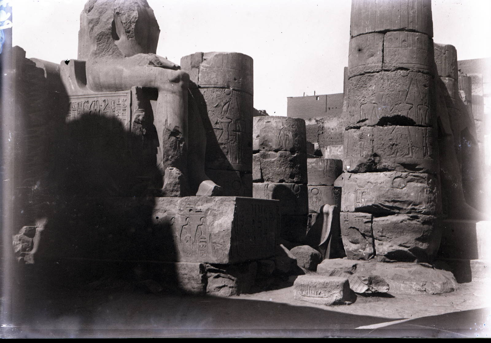 Site antique de Thèbes à Louxor (titre factice)