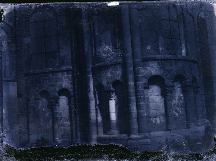 Chevet de la collégiale Saint-Pierre de Chauvigny (titre factice)