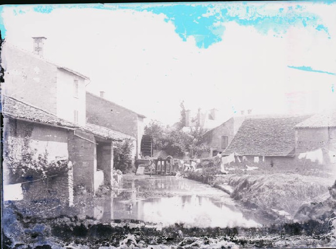 Le Moulin bas des Barrières sur le ruisseau du Talbat