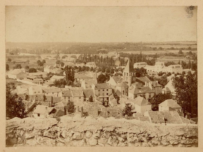 Vue de la Ville-Basse de Chauvigny