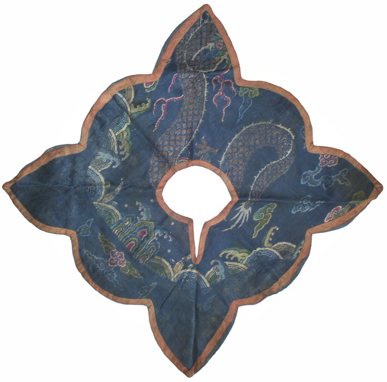 Collerette de costume de danse monastique