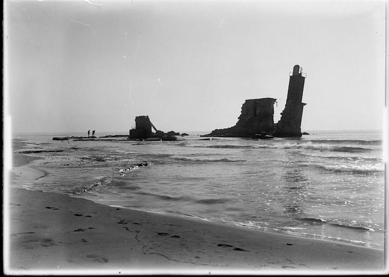 Ruines du vieux phare de Faraman