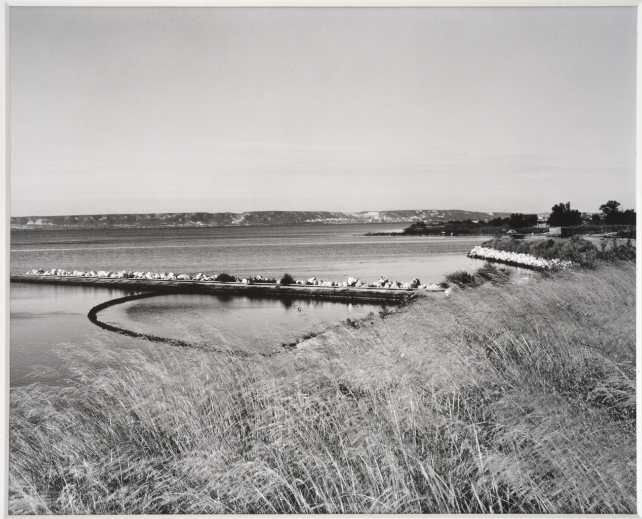 Septembre 1995. Devant l'usine de produits chimiques et la raffinerie à Berre