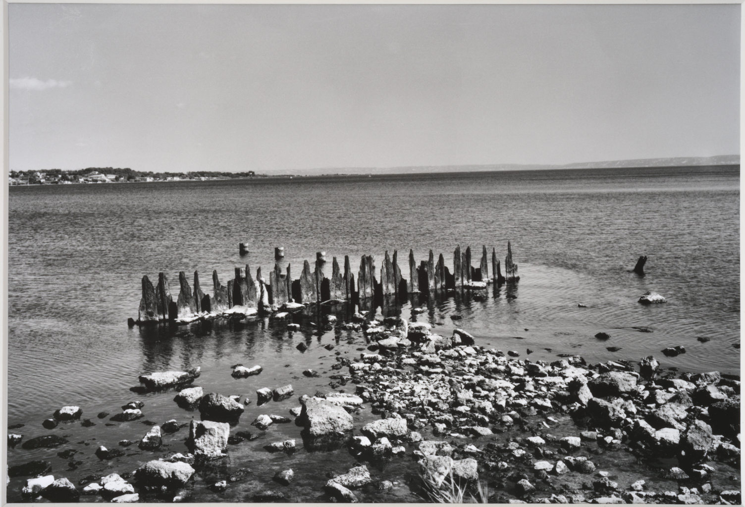 20 août 1995. Restes de l'ancien port des américains construit pendant la dernière guerre à Miramas