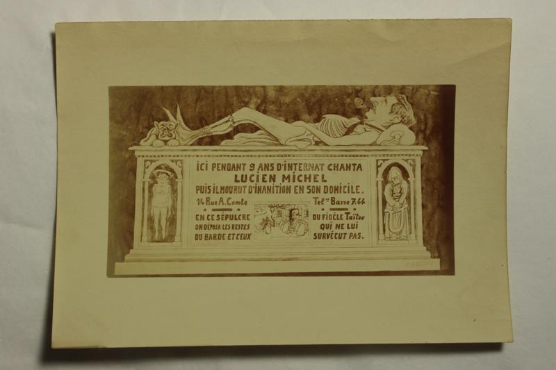 Caricature du Gisant de Lucien Michel