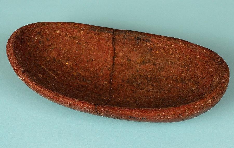 Ecuelle oblongue engobée