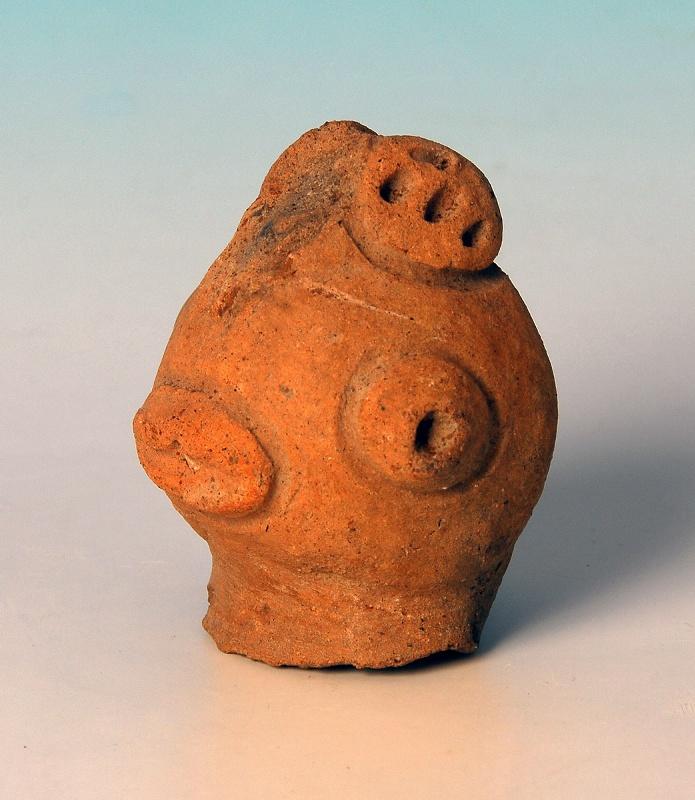 Adorno anthropomorphe