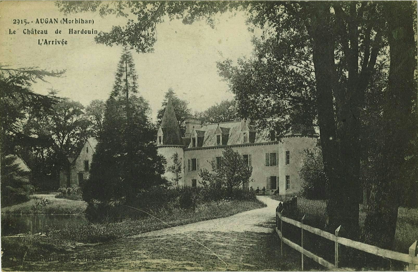 Le Château de Hardouin – L'Arrivée