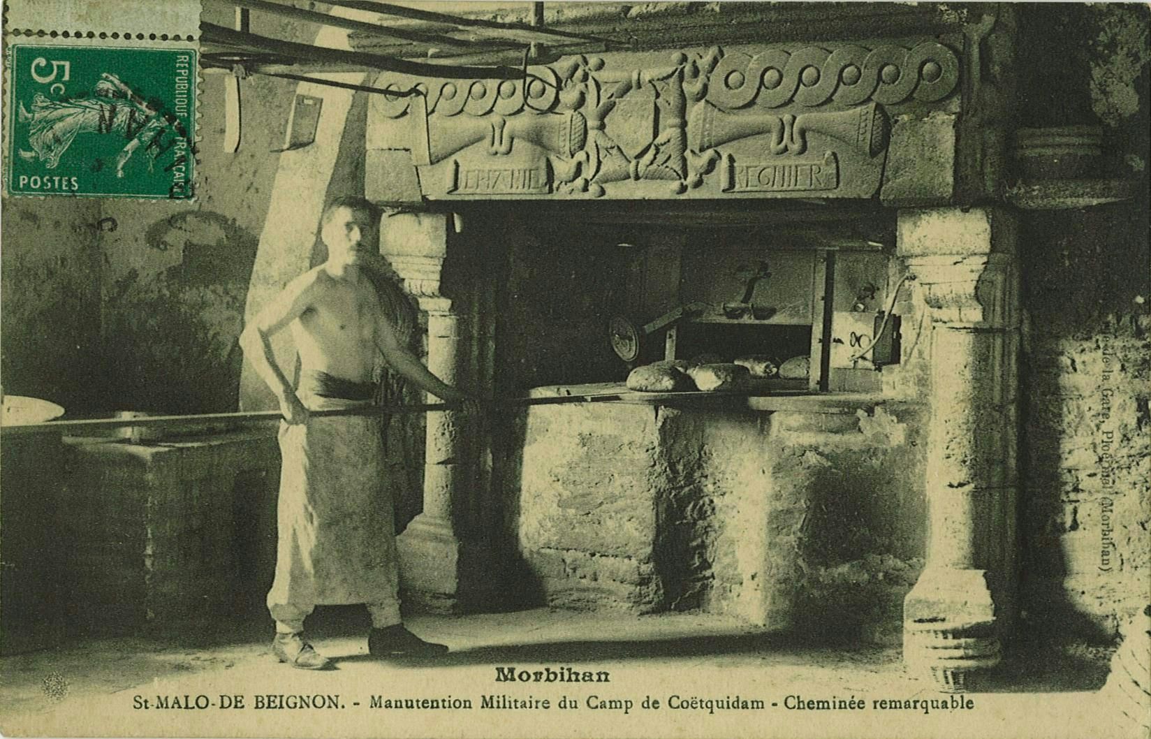 Manutention Militaire du Camp de Coëtquidan - Cheminée remarquable