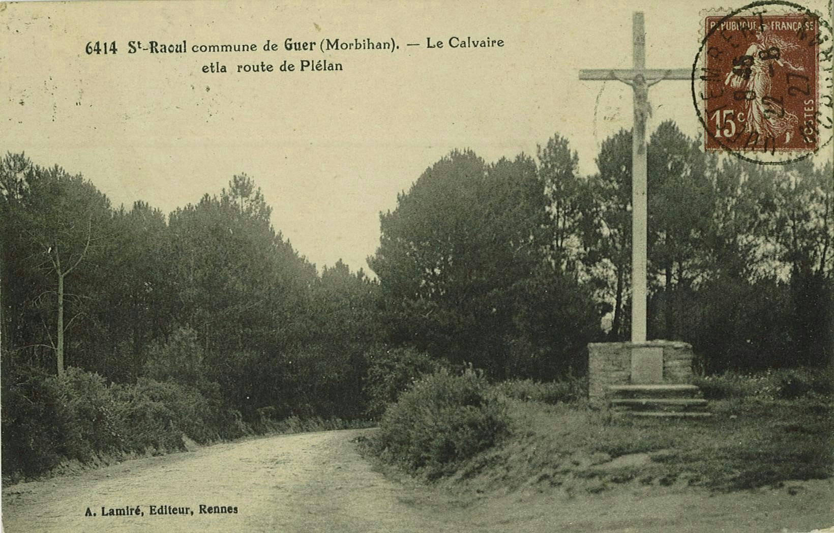 Le Calvaire et la route de Plélan