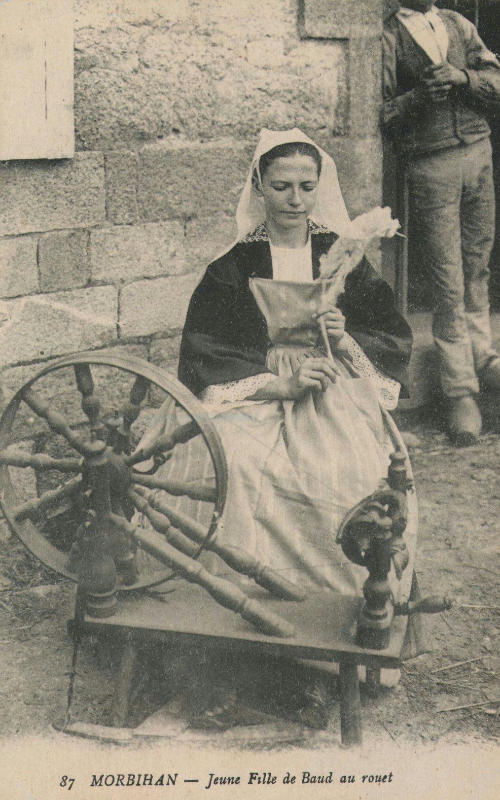 Jeune Fille de Baud au rouet