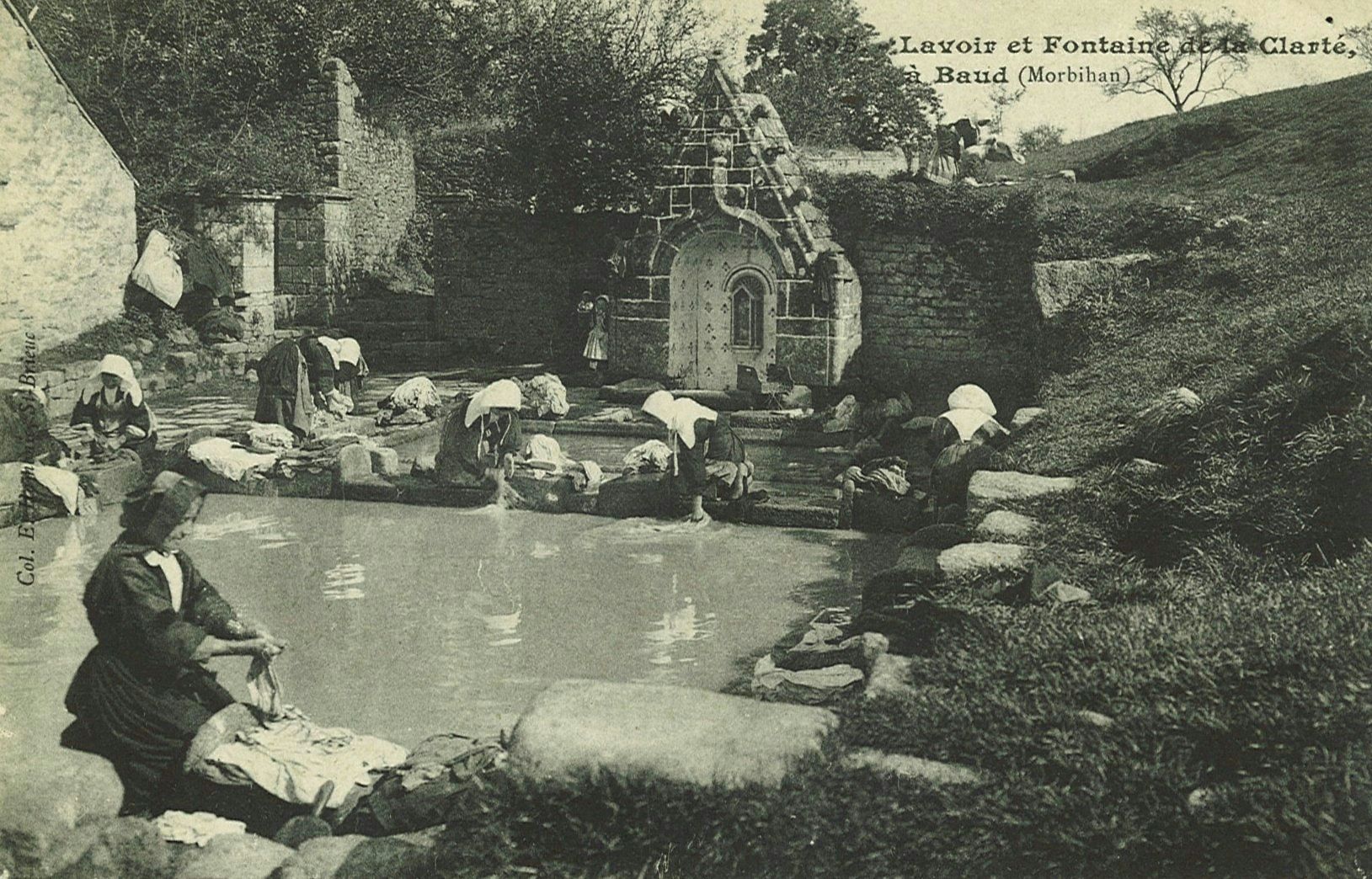 Lavoir et Fontaine de la Clarté à Baud