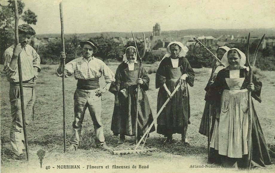 Fâneurs et fâneuses de Baud