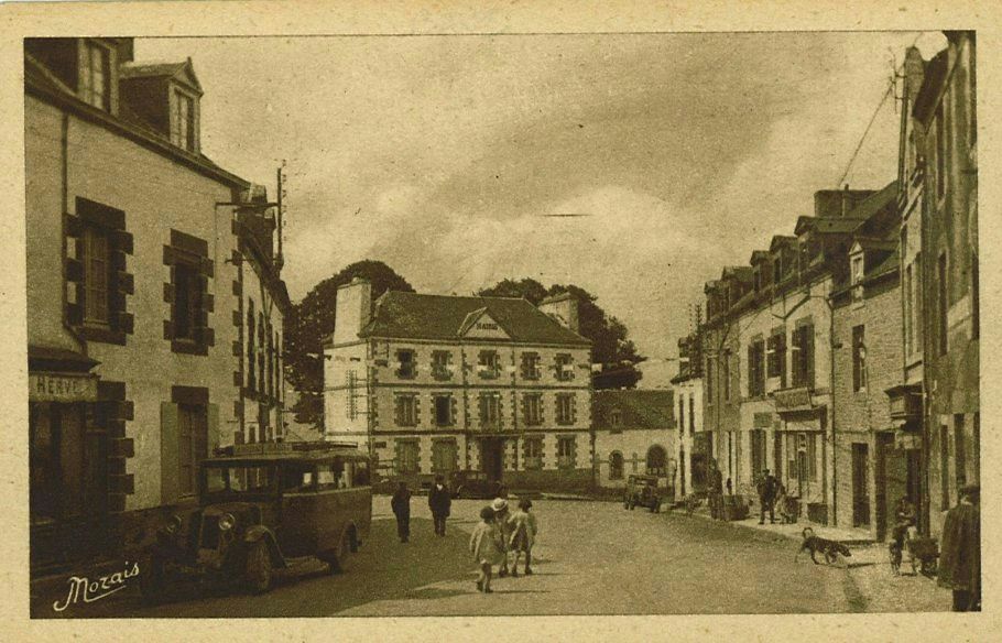 La Mairie - Chef-lieu de canton 4.000 habitants situé dans un beau site entouré de bois et de forêts