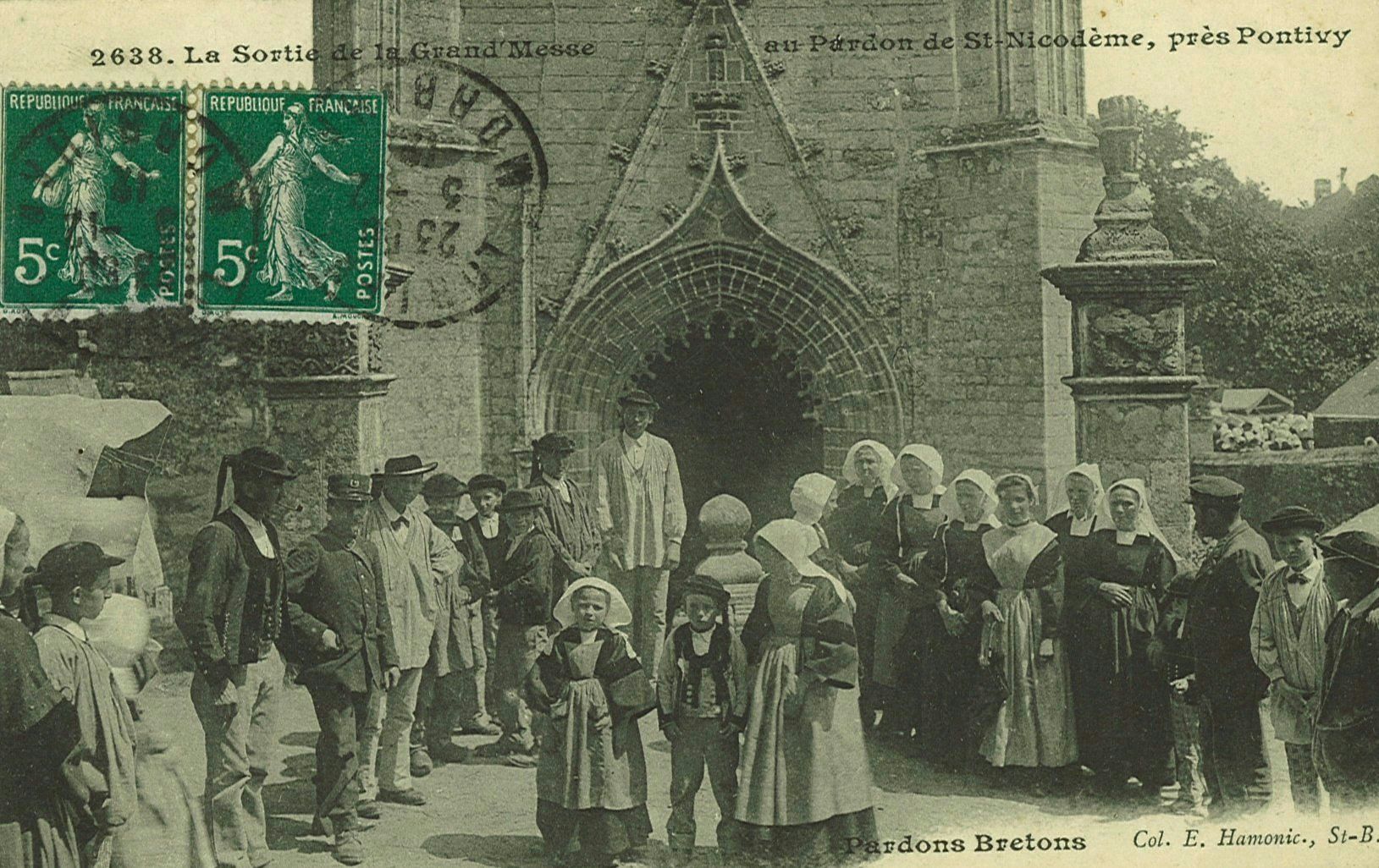 La Sortie de la Grand' Messe au pardon de St-Nicodème près Pontivy