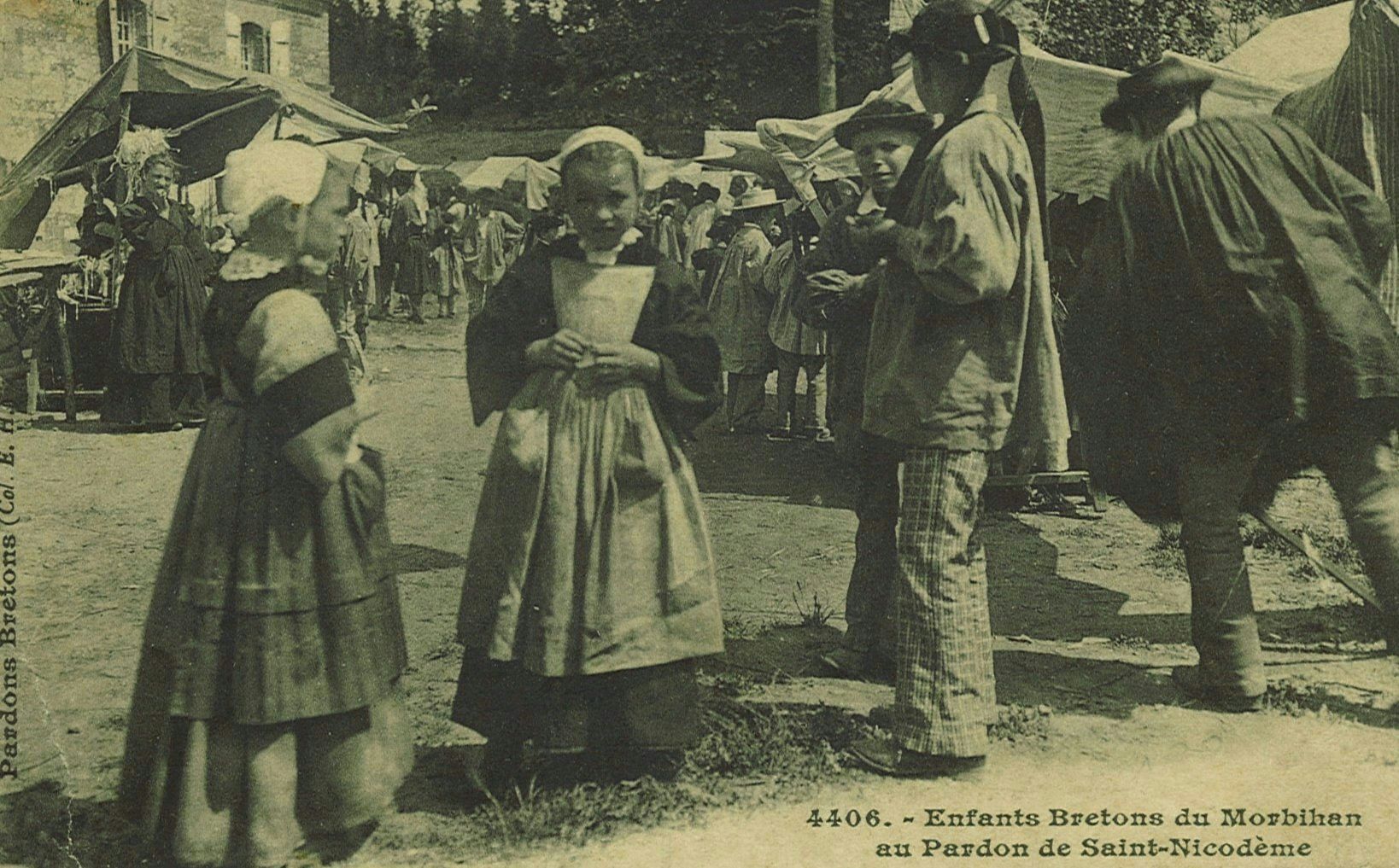 Enfants Bretons du Morbihan au Pardon de Saint-Nicodème