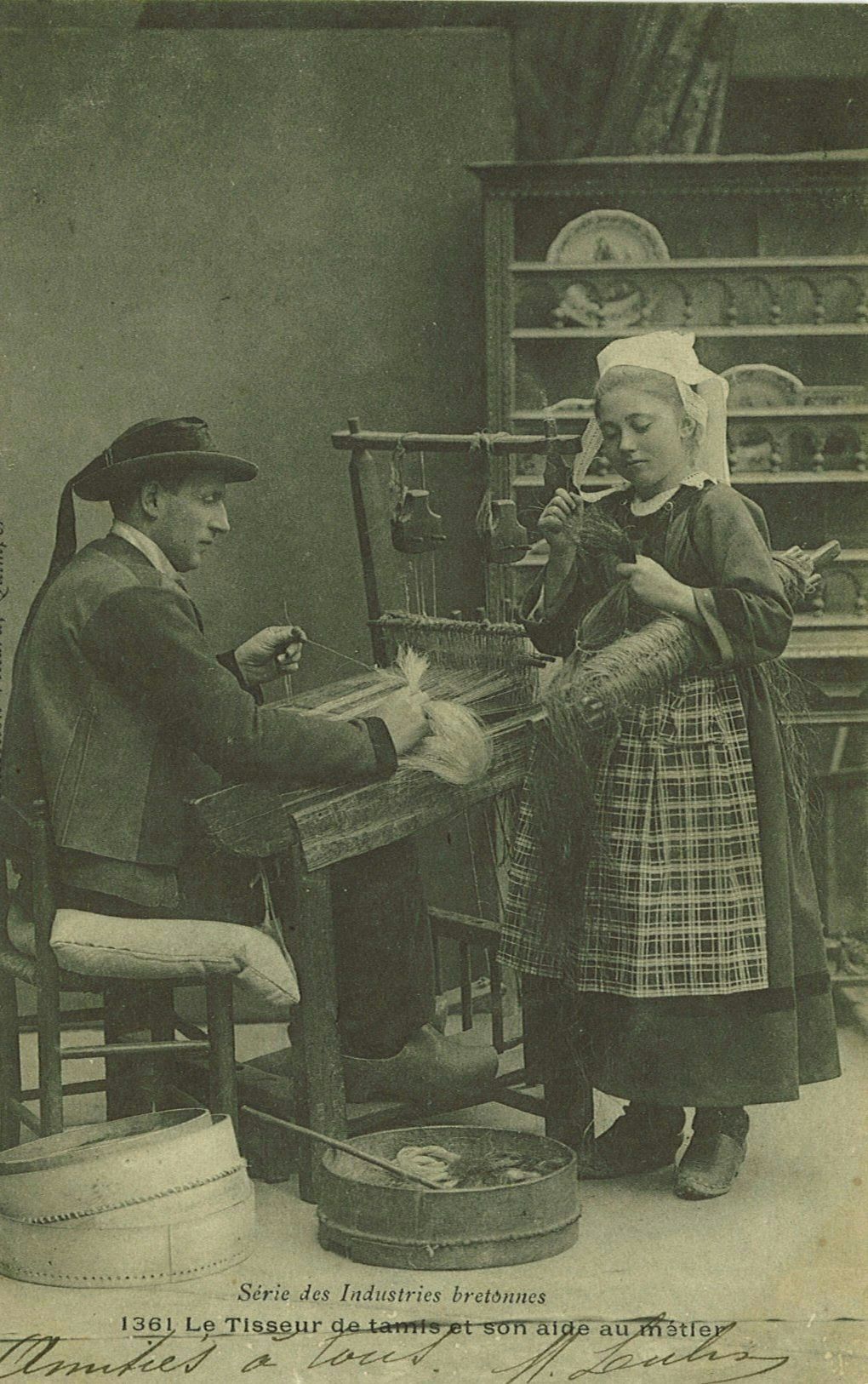 Le Tisseur de tamis et son aide au métier
