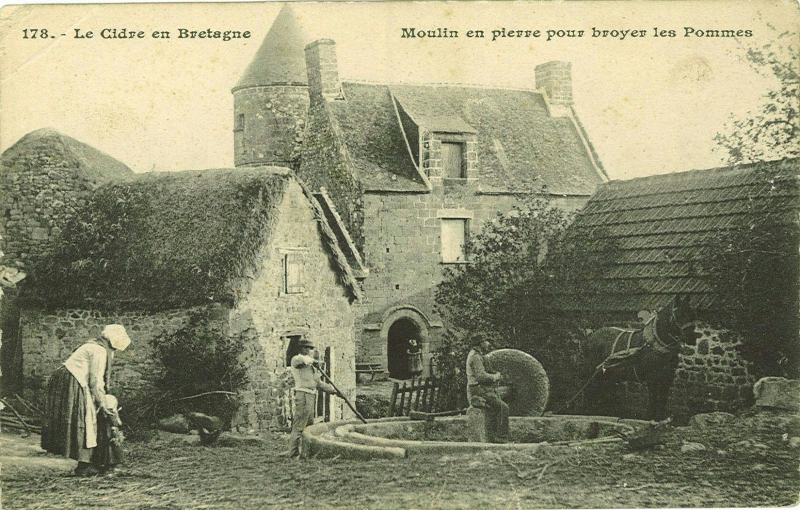 Le Cidre en Bretagne - Moulin en pierre pour broyer les Pommes