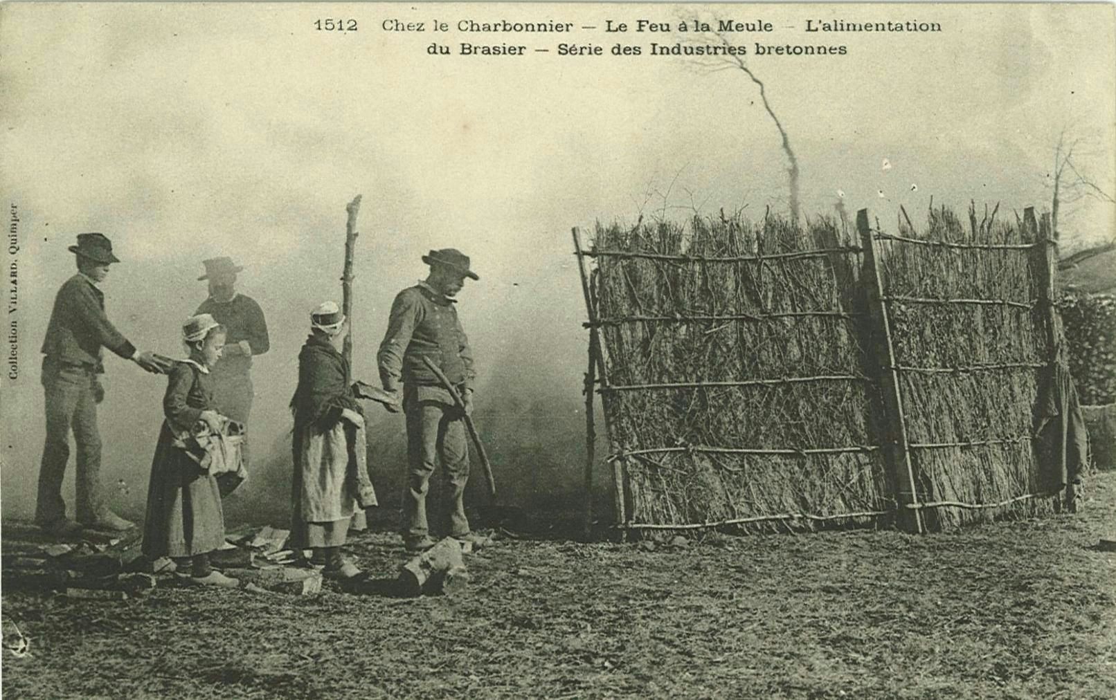 Chez le Charbonnier - Le Feu à la Meule - L'alimentation du Brasier